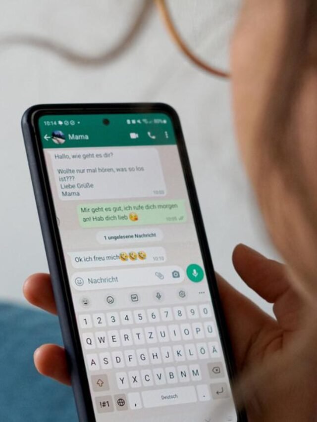 चुपके से देखें दूसरों का WhatsApp Status, बिना पता चले!
